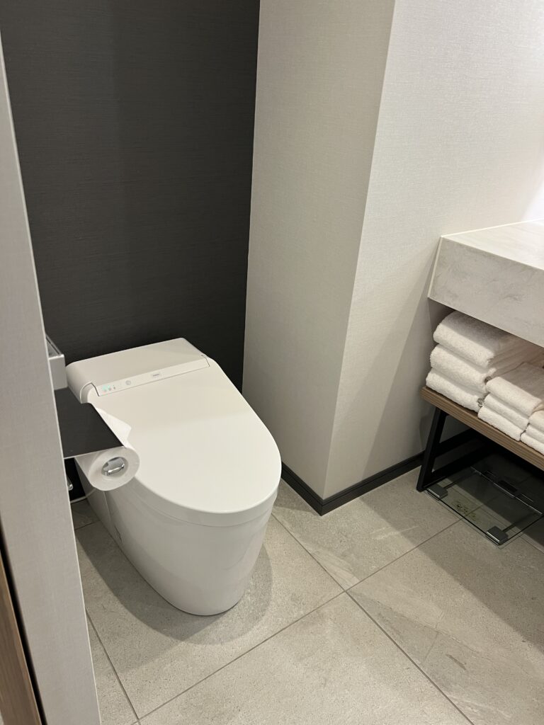 コートヤード・バイ・マリオット大阪本町の客室のトイレ