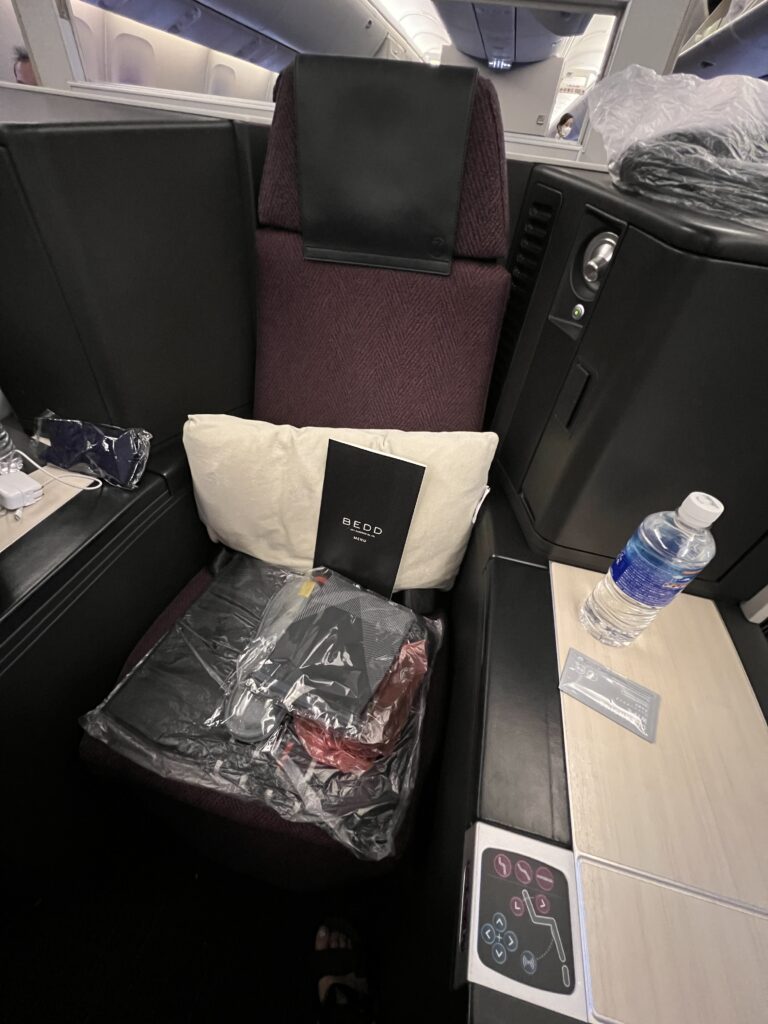 JAL航空　ビジネスクラス　機内の様子と座席