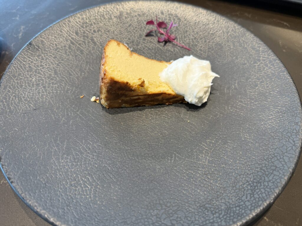 JAL first class lounge