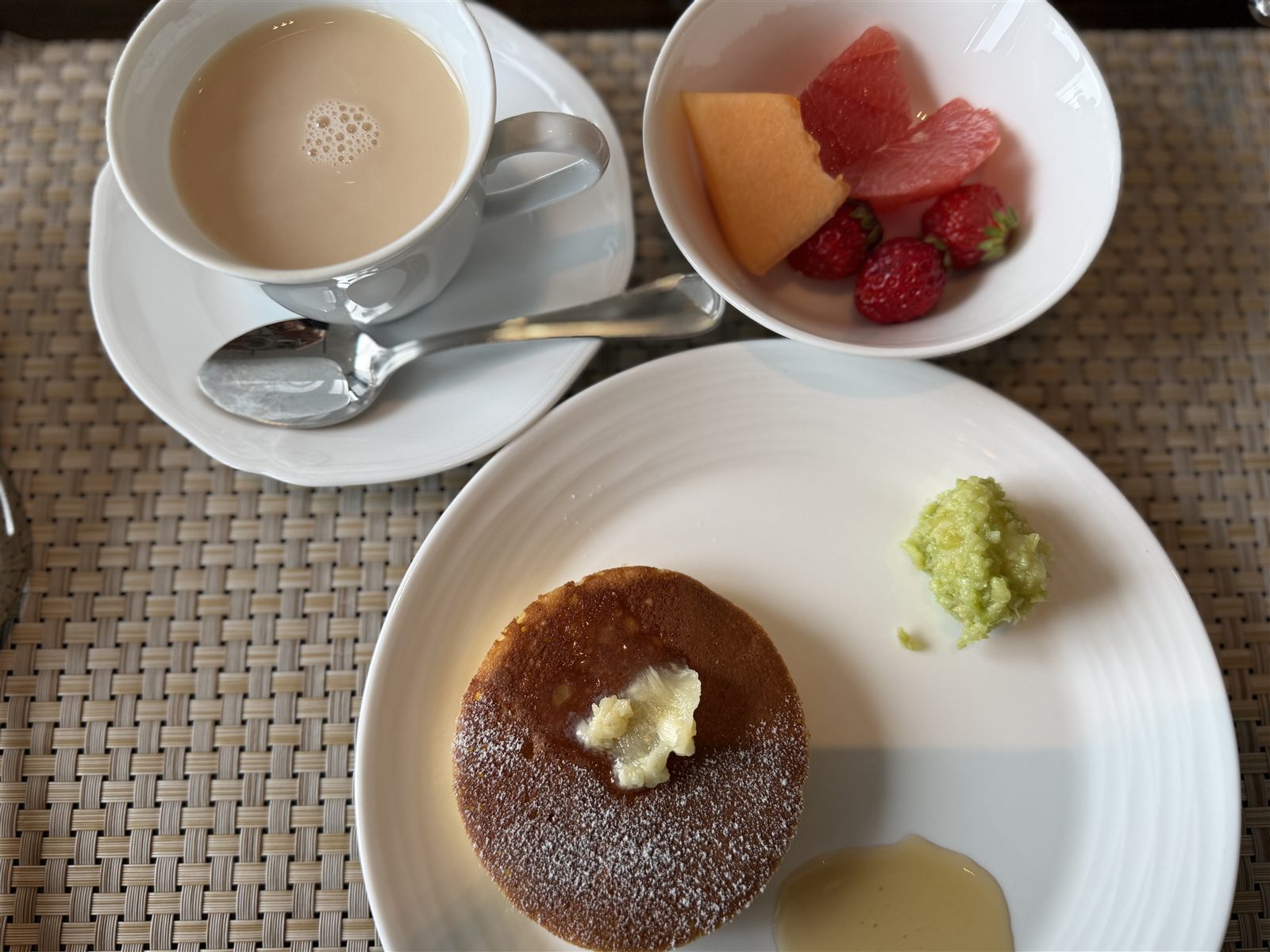 ウェスティンホテル仙台 朝食 実食 パンケーキ カフェオレ フルーツ デザート
